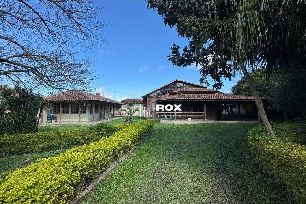 Casa, 5 quartos, 257 m² - Foto 2