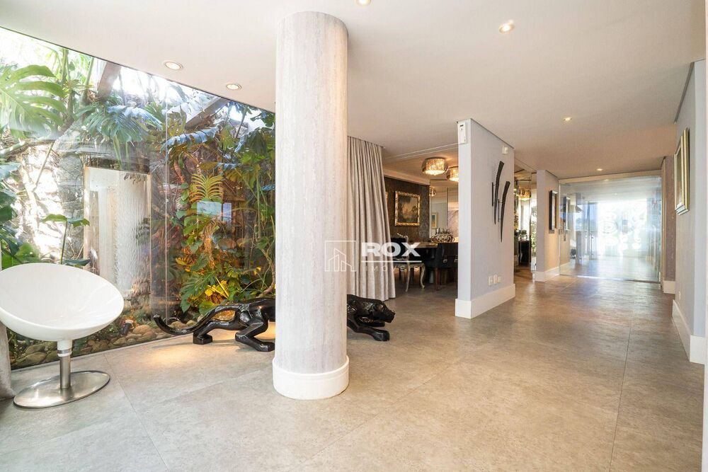Casa à venda com 3 quartos, 340m² - Foto 1