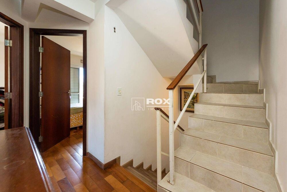 Casa à venda com 5 quartos, 250m² - Foto 4
