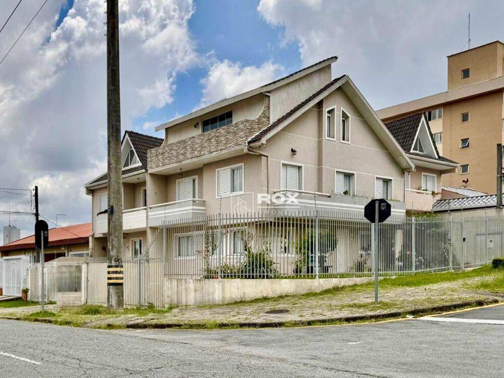 Casa à venda com 5 quartos, 250m² - Foto 8