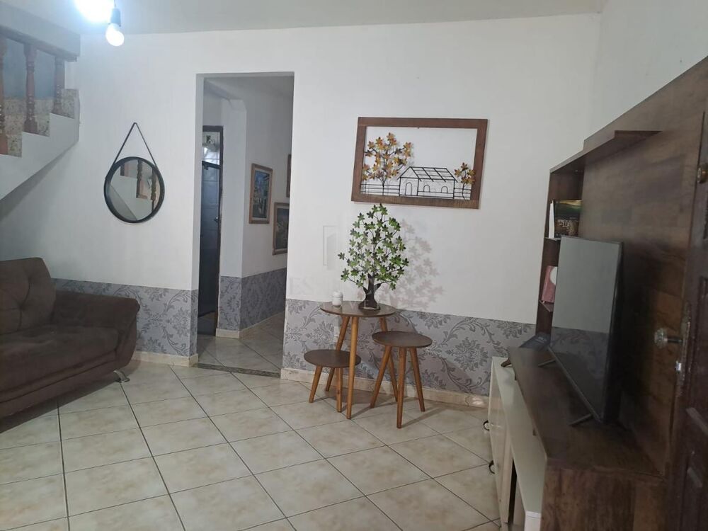Casa à venda com 3 quartos, 375m² - Foto 2