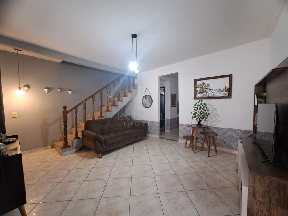 Casa à venda com 3 quartos, 375m² - Foto 1