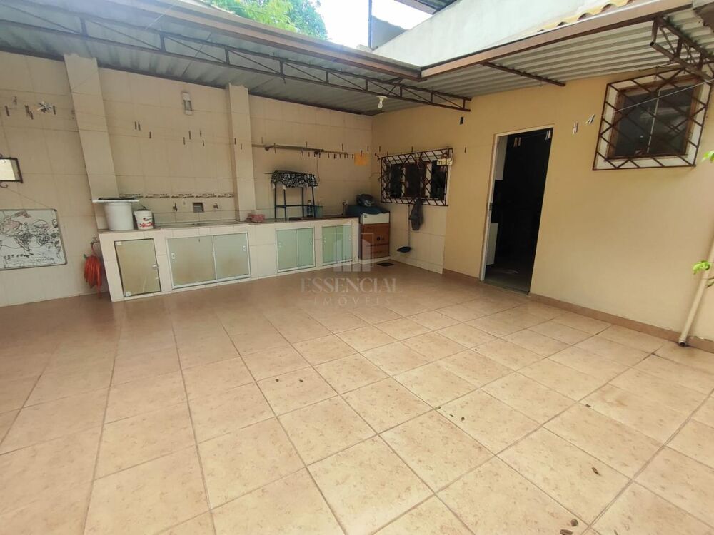 Casa à venda com 2 quartos, 150m² - Foto 4