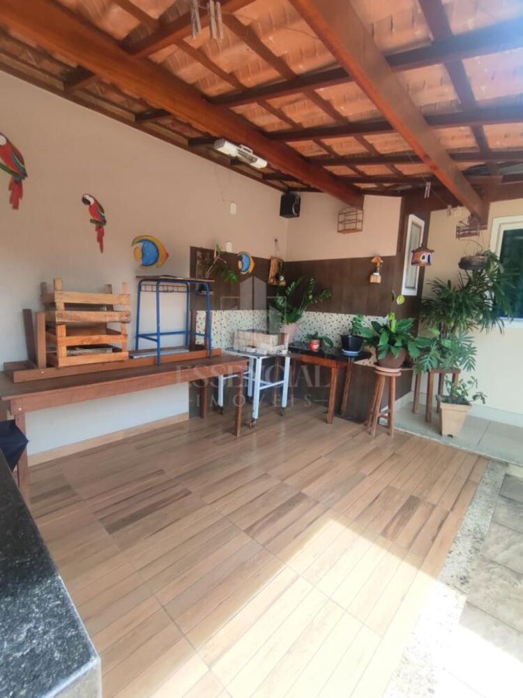 Casa à venda com 2 quartos, 150m² - Foto 2