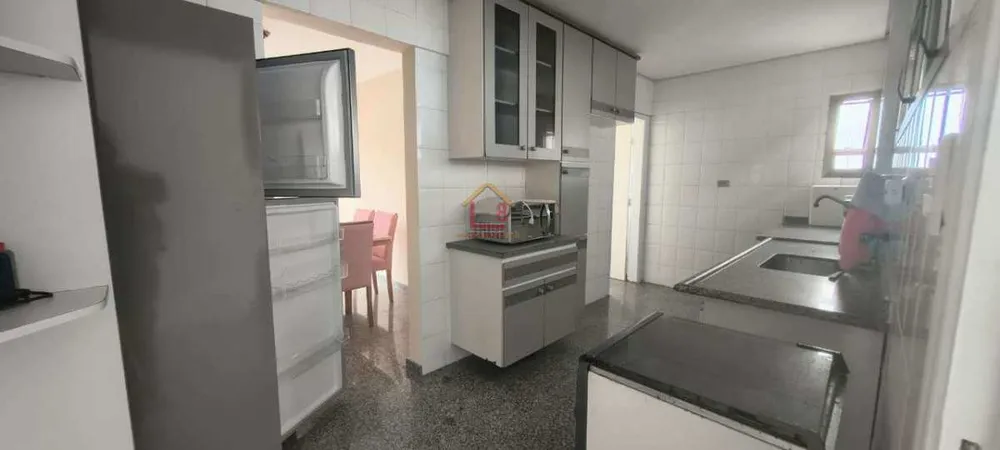 Cobertura, 3 quartos, 235 m² - Foto 2