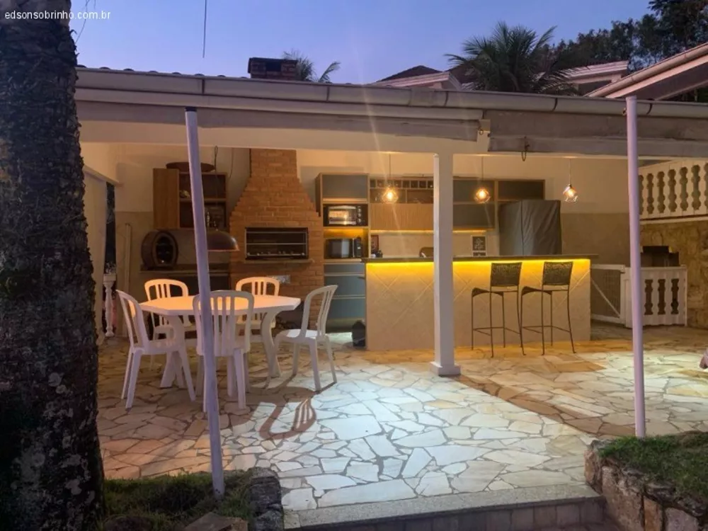 Casa, 4 quartos, 1516 m² - Foto 1