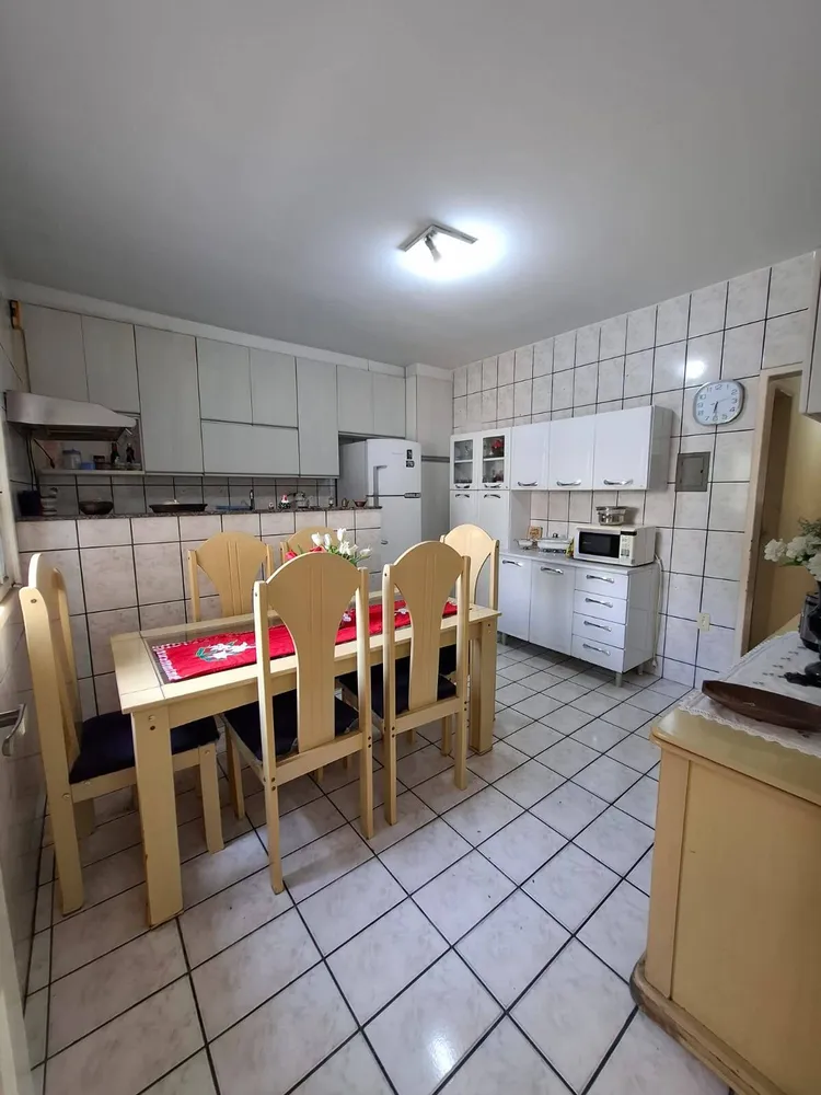 Casa, 3 quartos, 188 m² - Foto 11