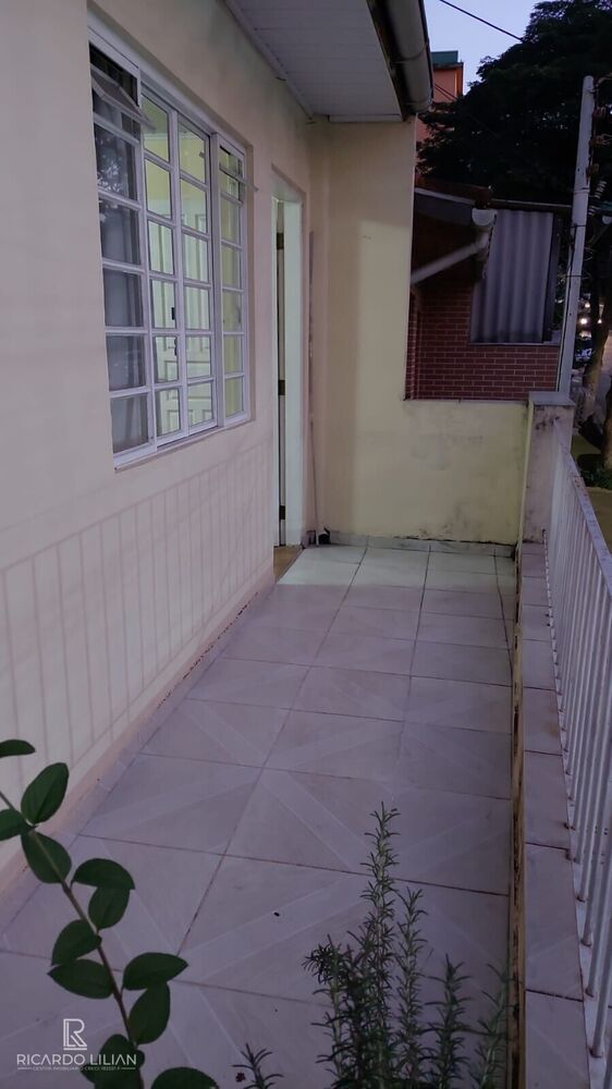 Casa à venda com 3 quartos, 174m² - Foto 4