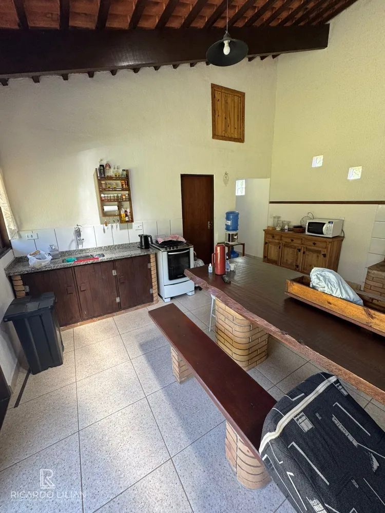 Chácara, 3 quartos, 1100 m² - Foto 1
