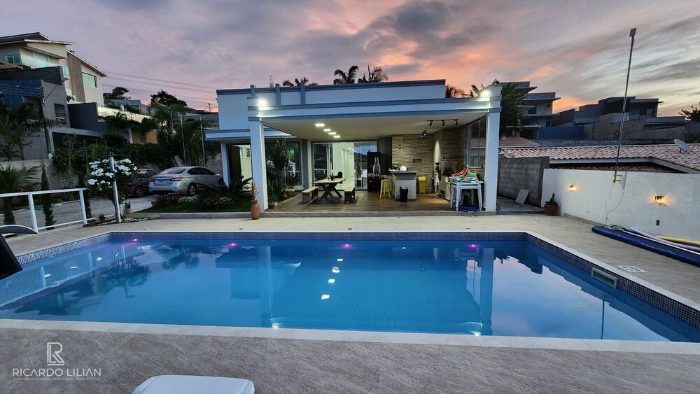 Casa, 4 quartos, 320 m² - Foto 1