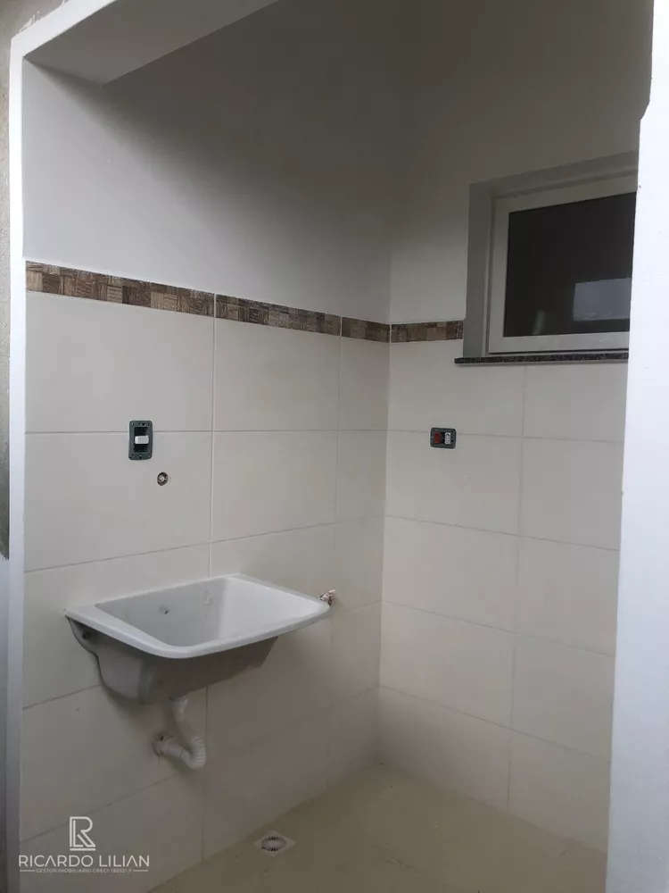 Casa à venda com 3 quartos, 80m² - Foto 2