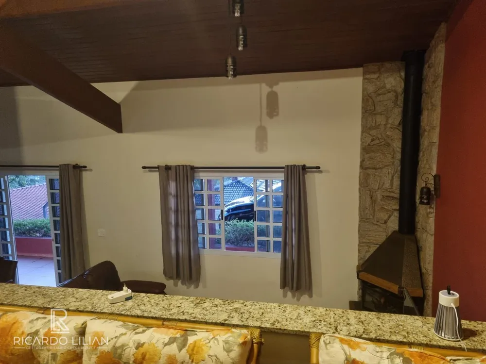Chácara, 4 quartos, 2000 m² - Foto 1
