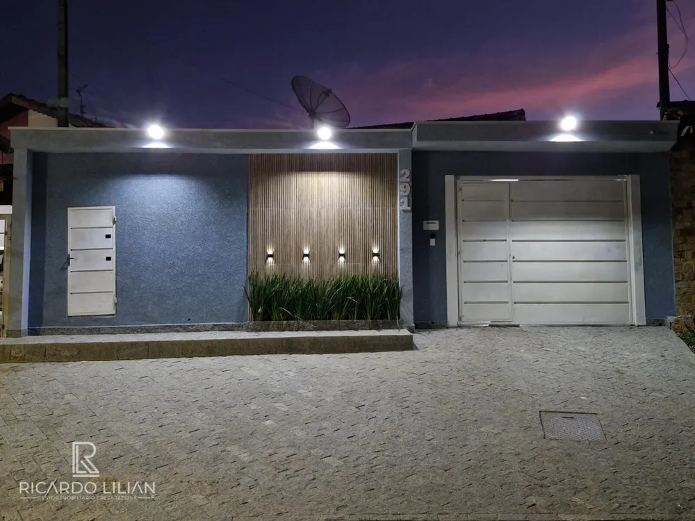 Casa, 4 quartos, 205 m² - Foto 1
