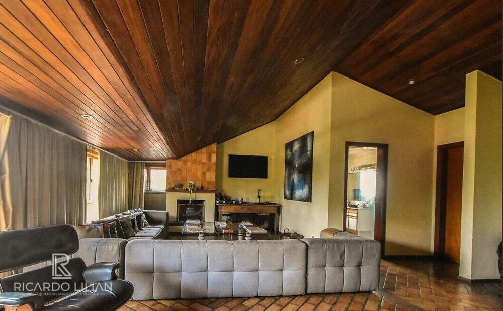 Sobrado à venda com 5 quartos, 580m² - Foto 1