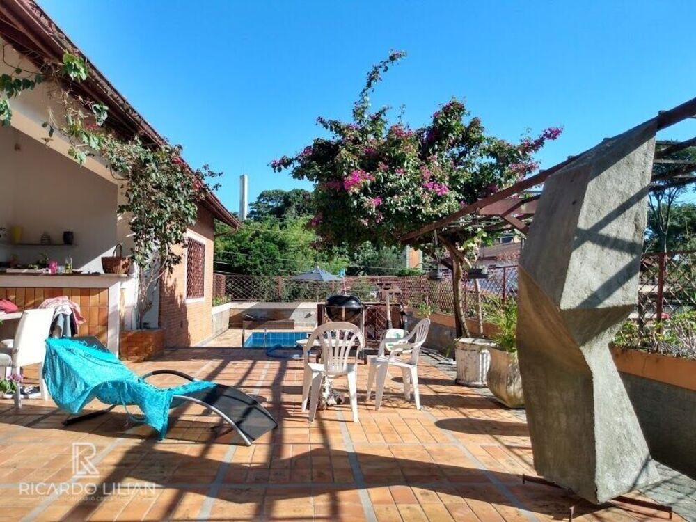 Sobrado à venda com 5 quartos, 580m² - Foto 2