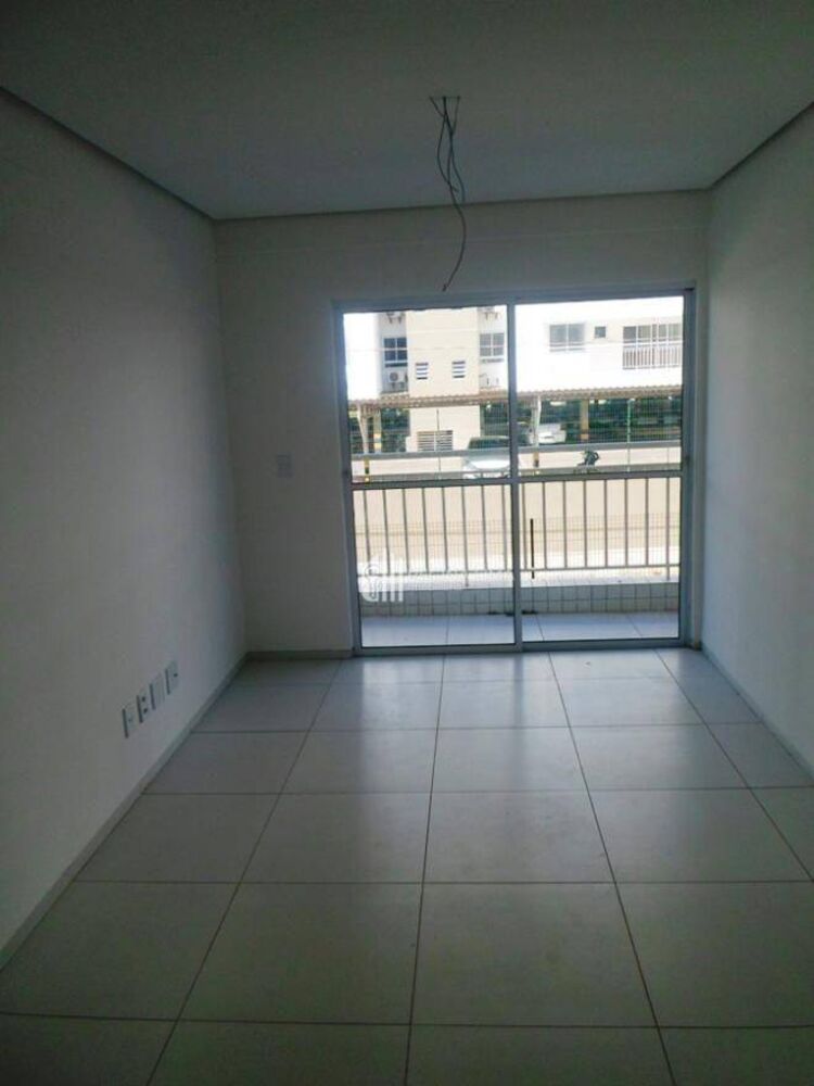 Apartamento à venda com 3 quartos, 70m² - Foto 2