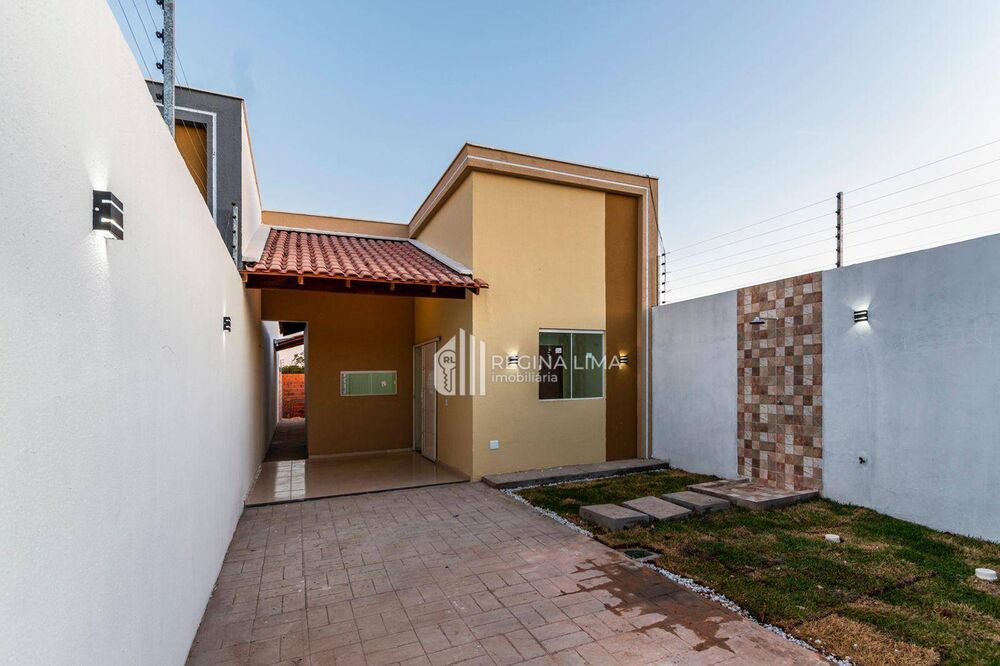 Casa à venda com 3 quartos, 70m² - Foto 2