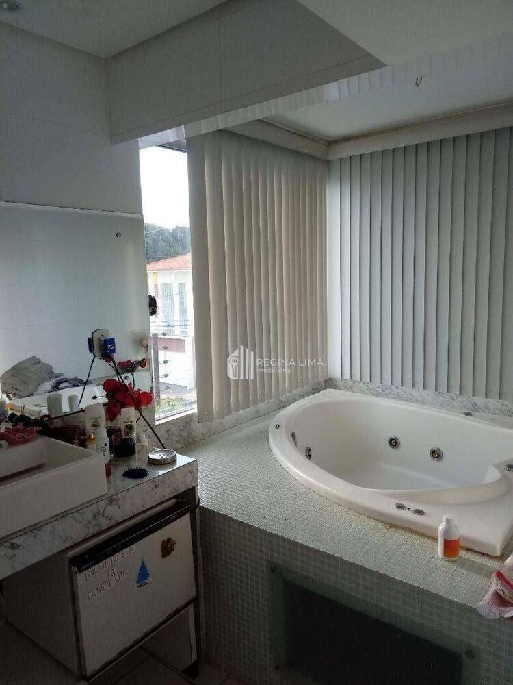Casa à venda com 4 quartos, 291m² - Foto 8