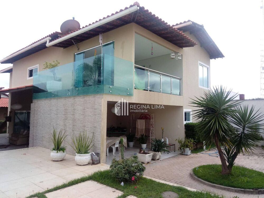 Casa à venda com 4 quartos, 291m² - Foto 1