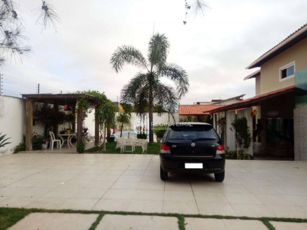 Casa à venda com 4 quartos, 291m² - Foto 2