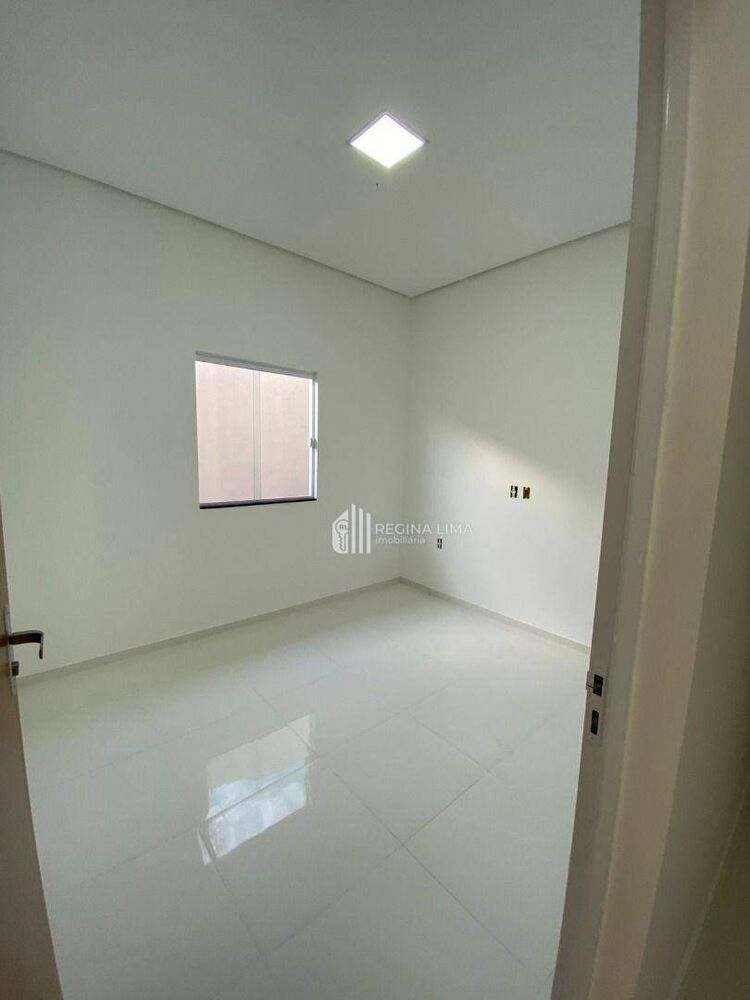Casa à venda com 3 quartos, 100m² - Foto 2