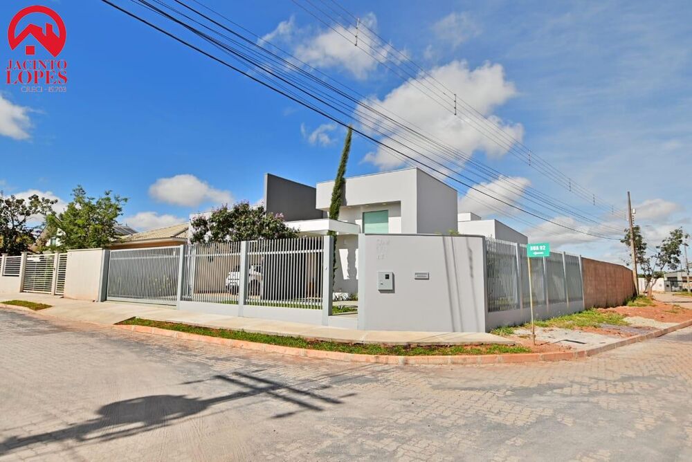 Casa de Condomínio à venda com 3 quartos, 200m² - Foto 2