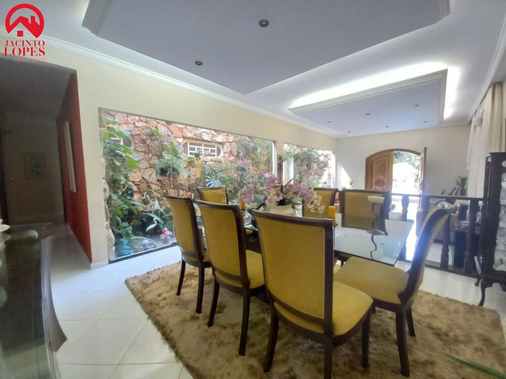 Casa à venda com 4 quartos, 220m² - Foto 5