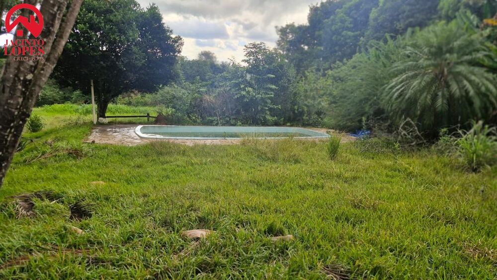 Chácara à venda com 4 quartos, 600m² - Foto 1