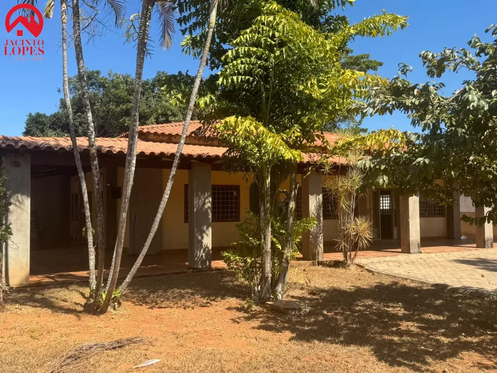 Casa à venda com 5 quartos, 600m² - Foto 1