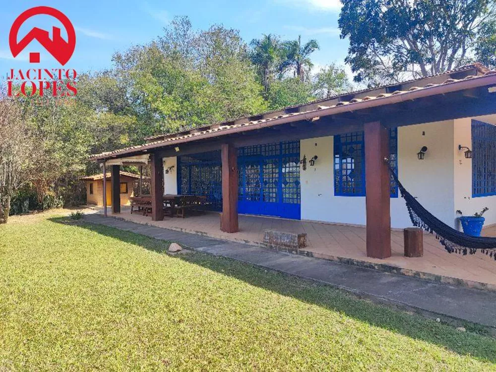 Fazenda à venda com 3 quartos, 600m² - Foto 1