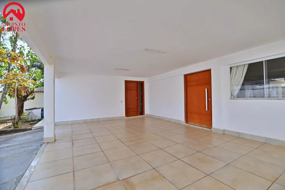 Casa de Condomínio à venda com 6 quartos, 600m² - Foto 2