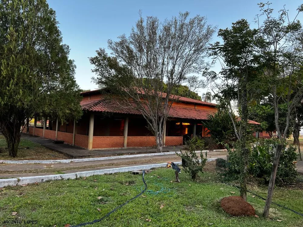 Fazenda à venda com 4 quartos, 3000000m² - Foto 1