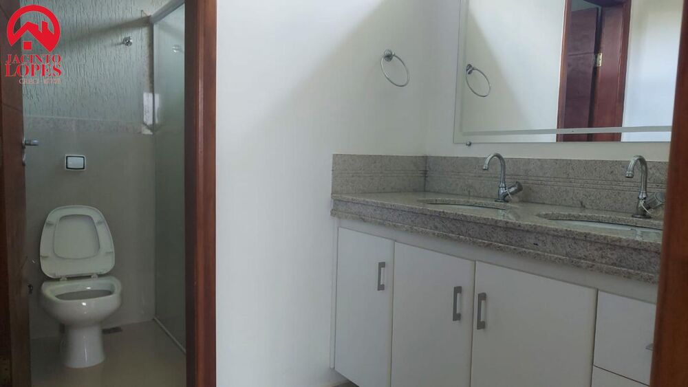 Casa à venda com 3 quartos, 200m² - Foto 4