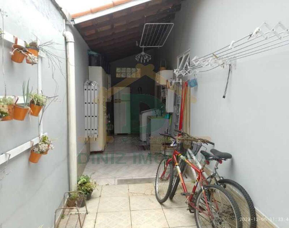 Casa à venda com 2 quartos, 57m² - Foto 2