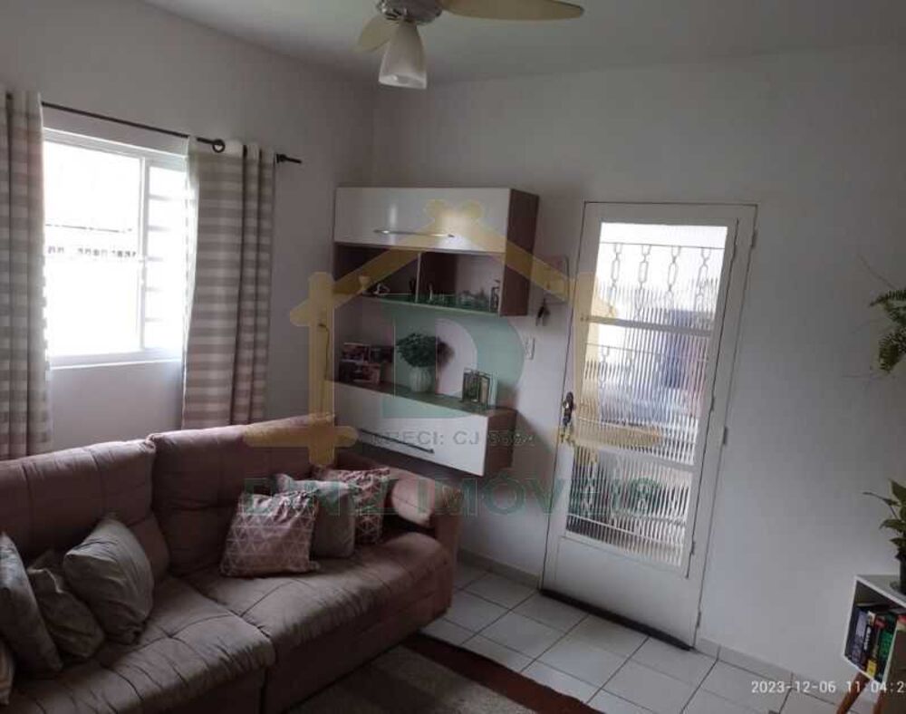 Casa à venda com 2 quartos, 57m² - Foto 4