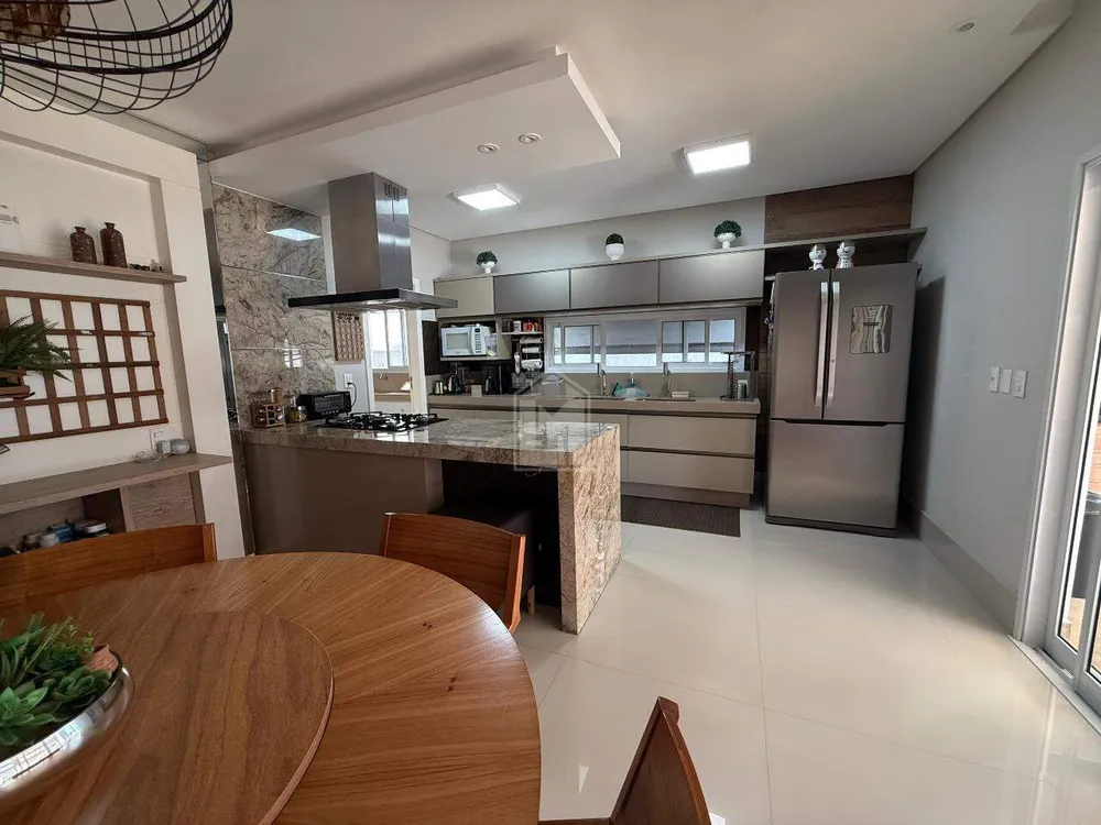 Casa, 4 quartos, 295 m² - Foto 3
