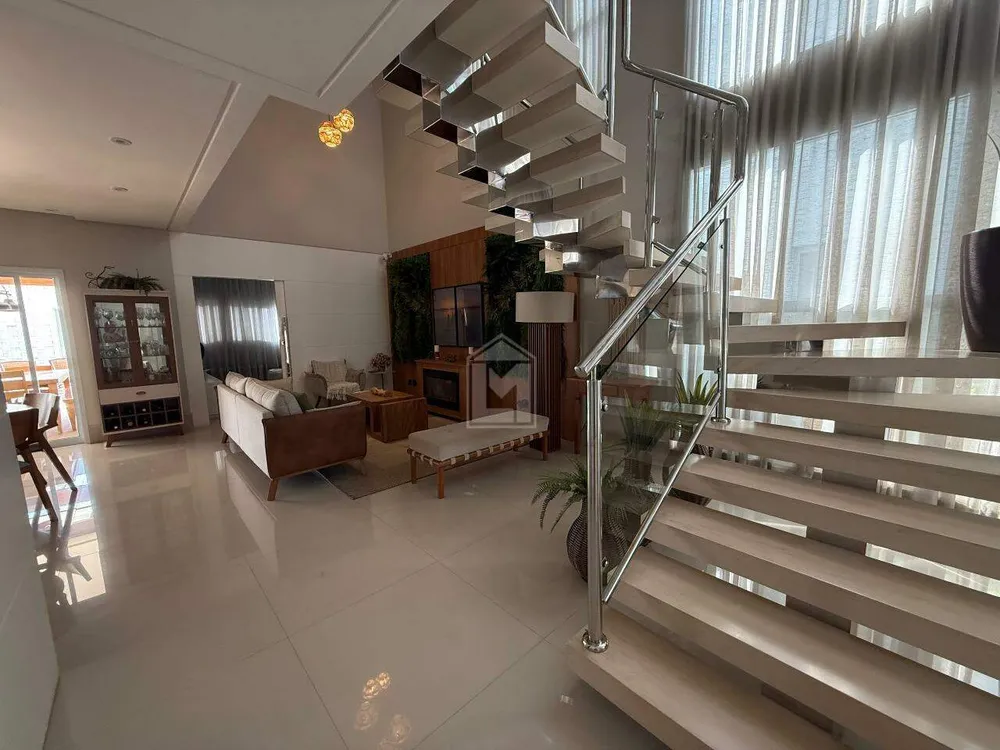 Casa, 4 quartos, 295 m² - Foto 1