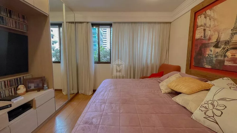 Apartamento à venda com 4 quartos, 200m² - Foto 4