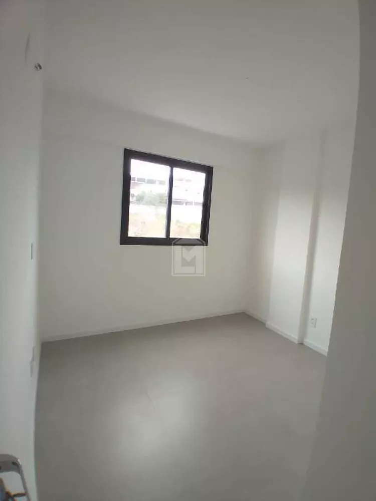 Apartamento à venda com 3 quartos, 77m² - Foto 3