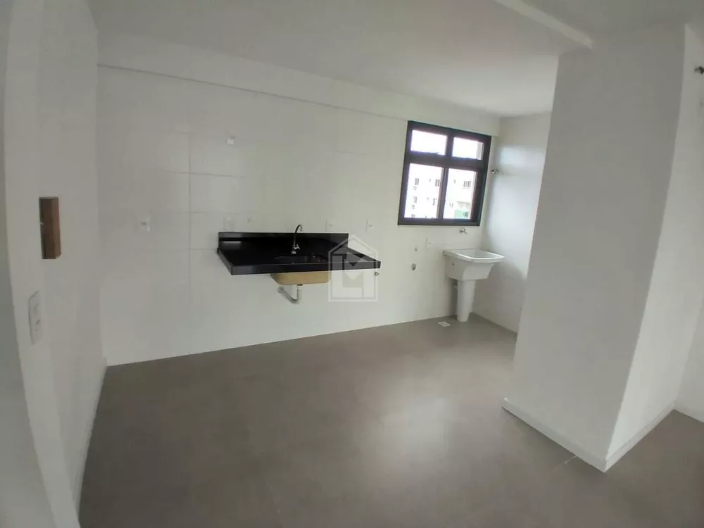 Apartamento à venda com 3 quartos, 77m² - Foto 2