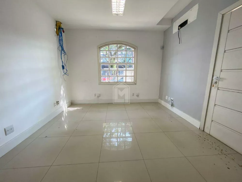 Casa à venda com 7 quartos, 460m² - Foto 4