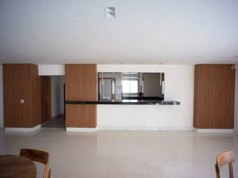 Apartamento à venda com 4 quartos, 147m² - Foto 3