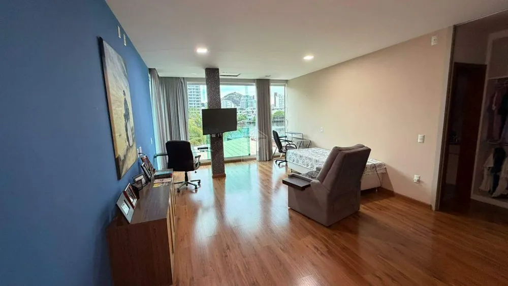 Casa, 4 quartos, 620 m² - Foto 1