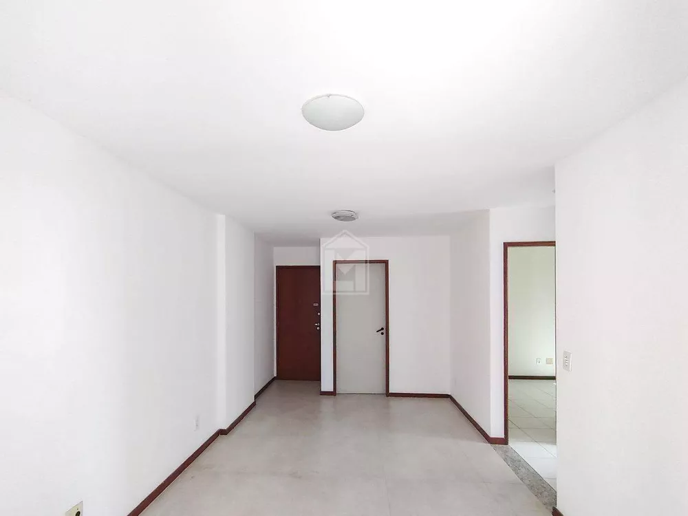 Apartamento à venda com 2 quartos, 64m² - Foto 2