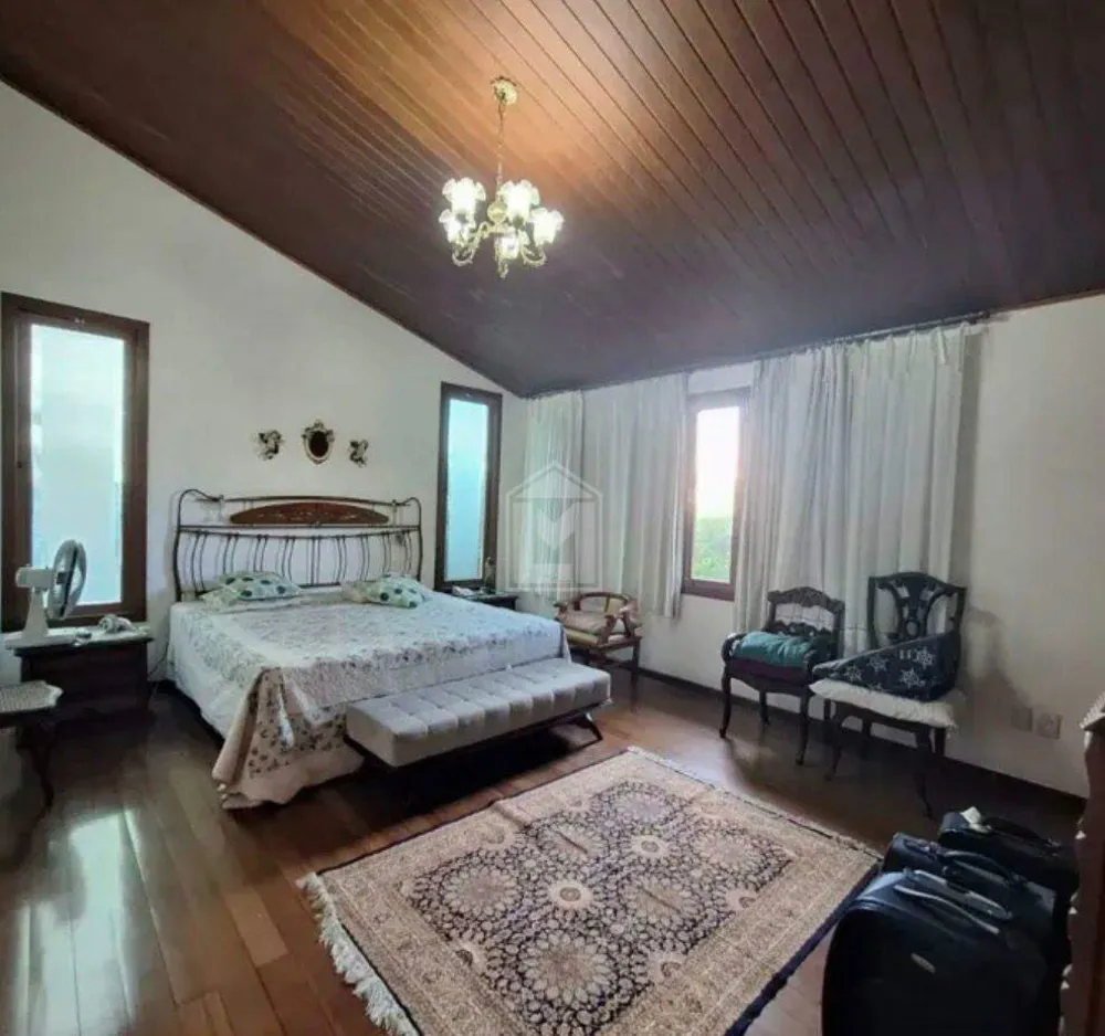 Casa, 4 quartos, 240 m² - Foto 1
