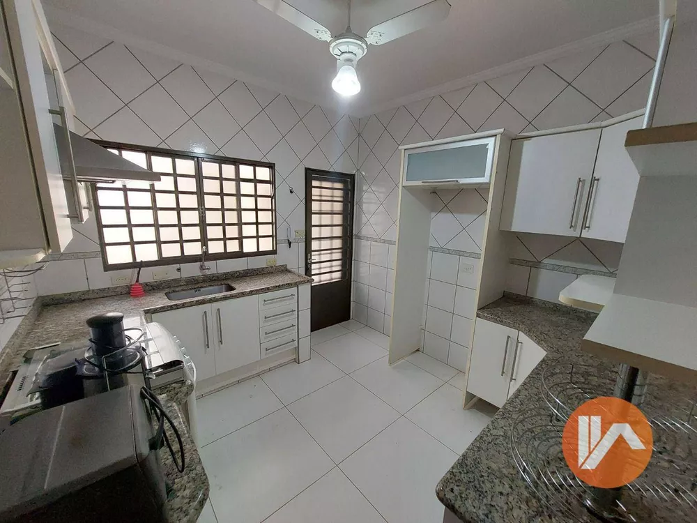 Casa, 3 quartos, 220 m² - Foto 24