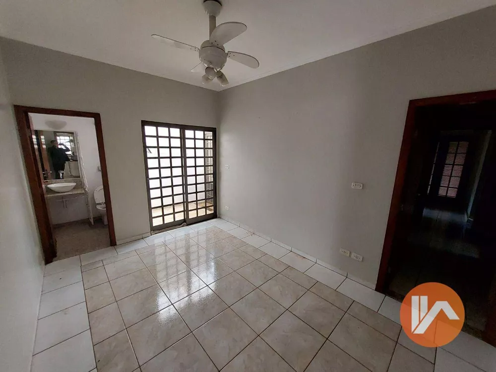 Casa, 3 quartos, 220 m² - Foto 2