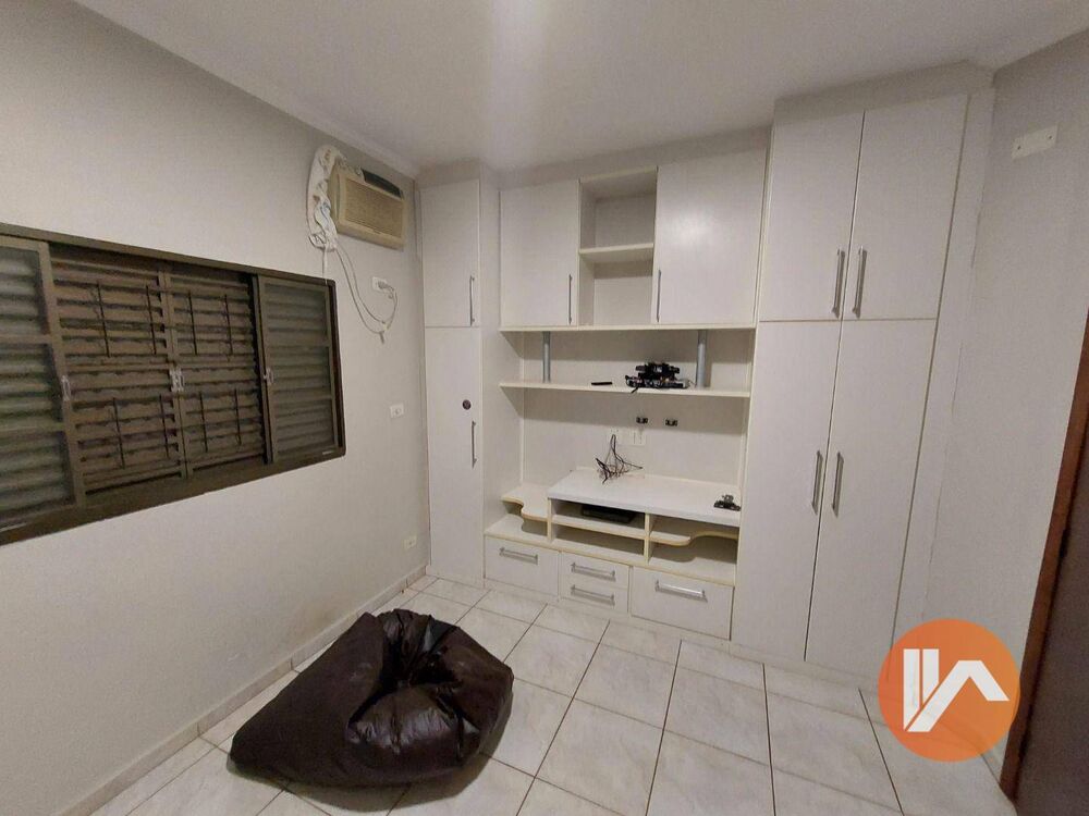 Casa, 3 quartos, 220 m² - Foto 33