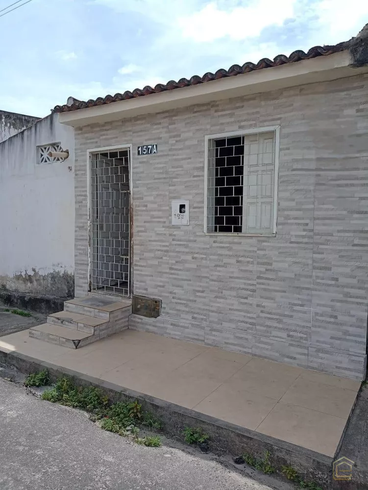 Casa à venda com 4 quartos, 163m² - Foto 2