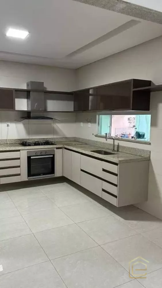 Casa à venda com 3 quartos, 200m² - Foto 5